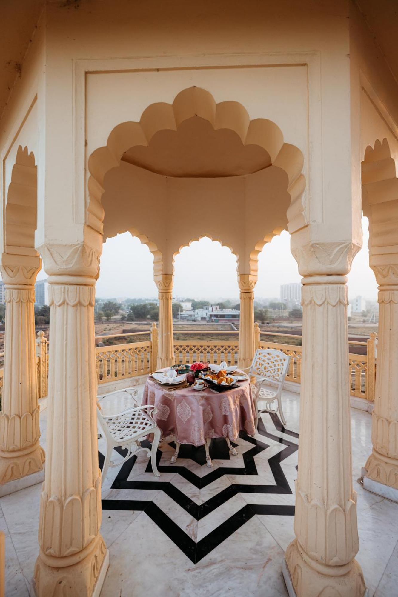 Отель Anantara Jewel Bagh Джапур Экстерьер фото